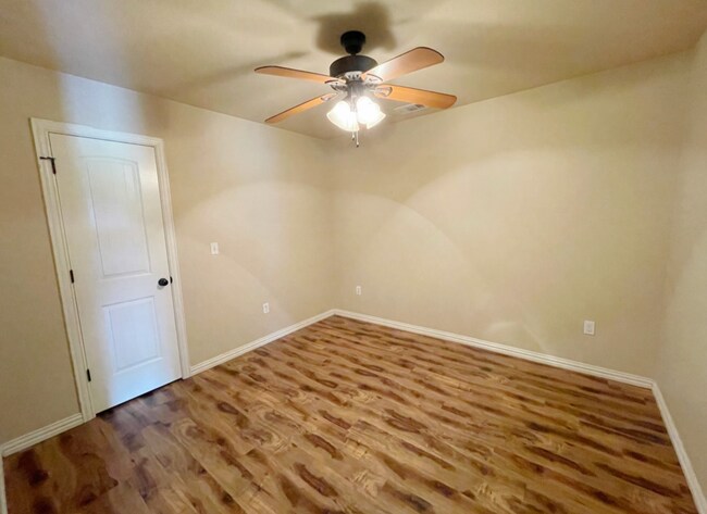Building Photo - Cozy 2/2 Duplex in Durant ISD