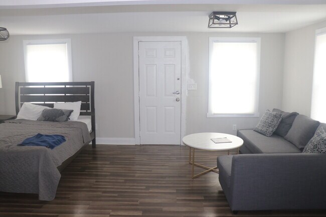 Building Photo - 3909 Bearwood Ave