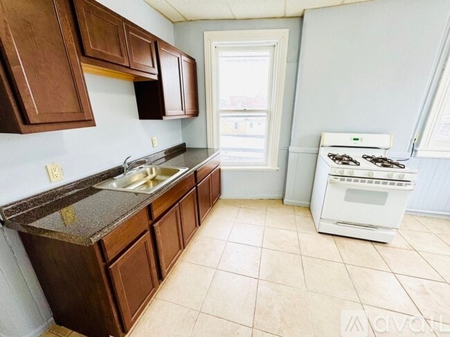 Building Photo - 308 4th St