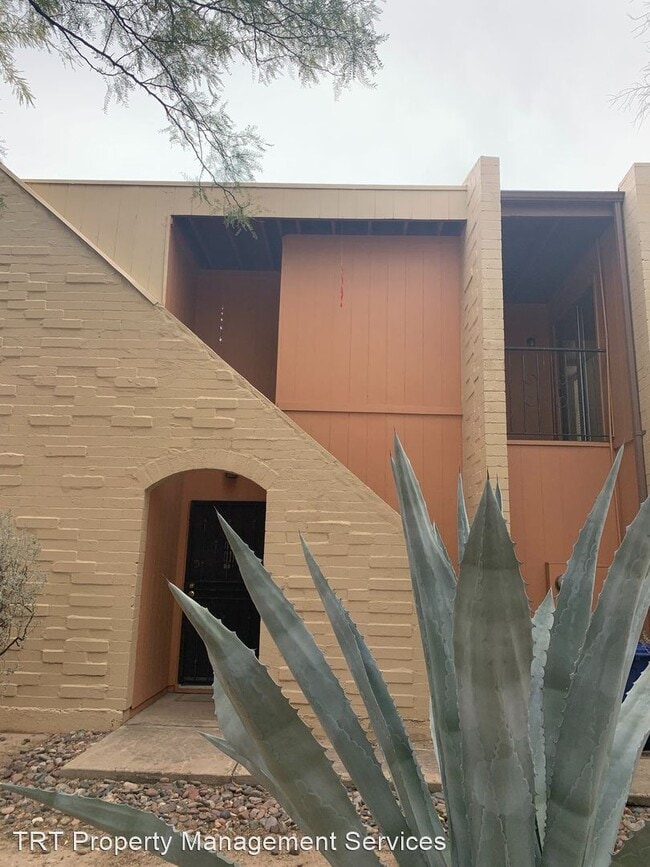 Building Photo - 2112 N Calle de la Cienega