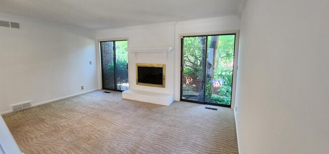 Foto del edificio - 29 Blair Ln