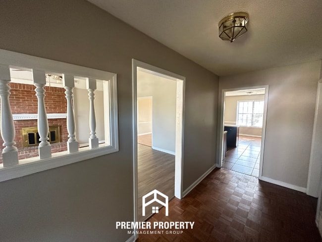 Building Photo - 6739 Pheasant Walk Cove