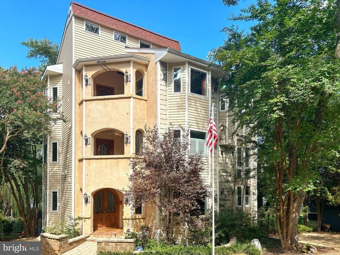 Primary Photo - Potomac View