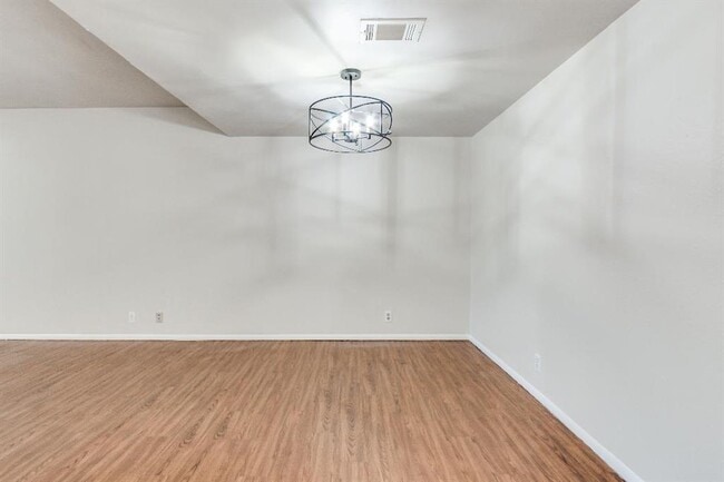 Building Photo - 9777 Hefner Village Blvd