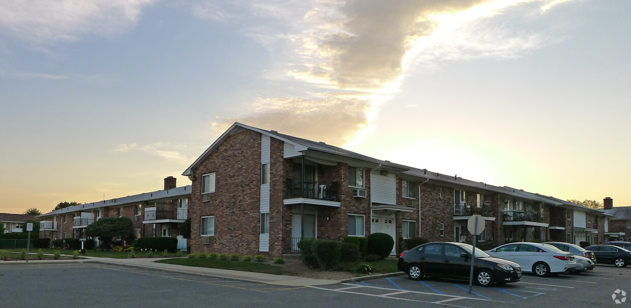 Building Photo - Covert Ave Apartments