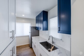 Building Photo - 436 Rosecrans Ave