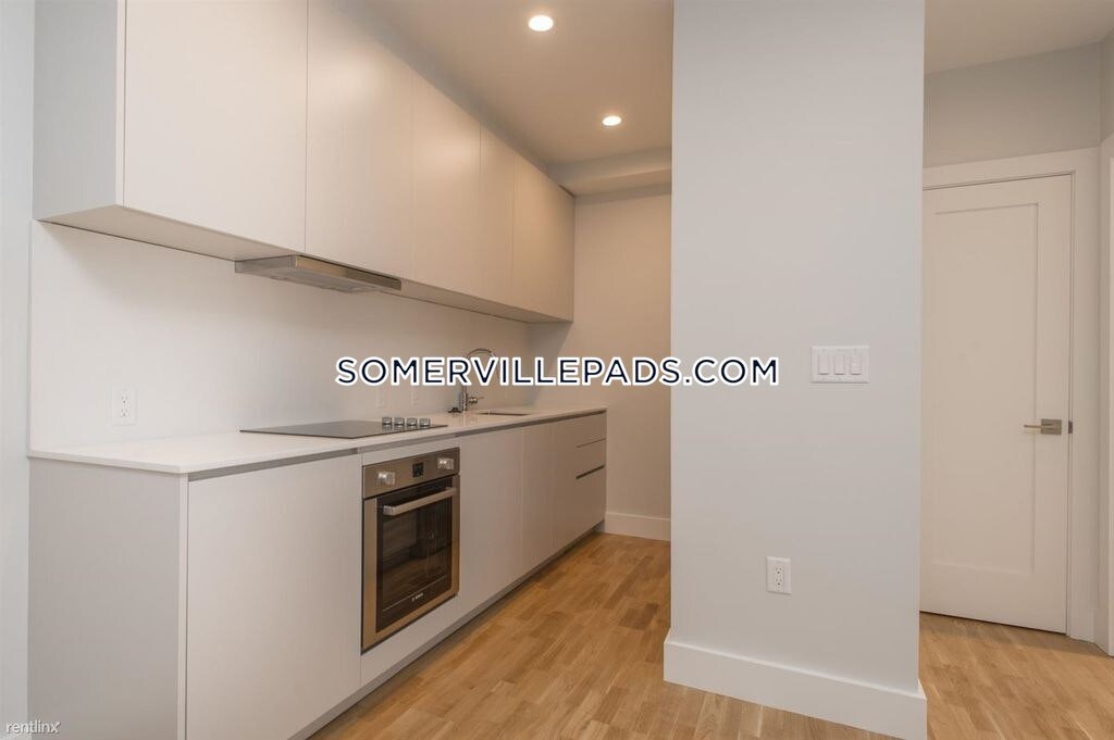 Foto principal - 136 Highland Ave