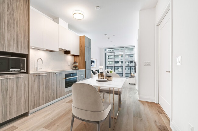 Building Photo - Sixty Five Broadway