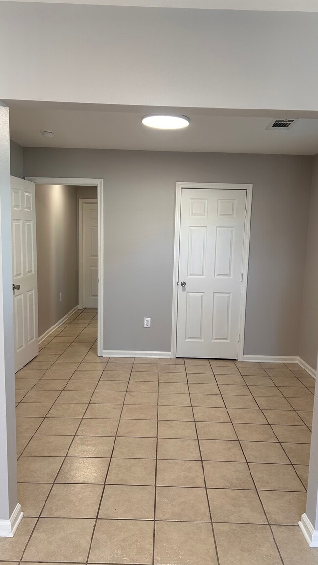 Building Photo - 2523 Law St