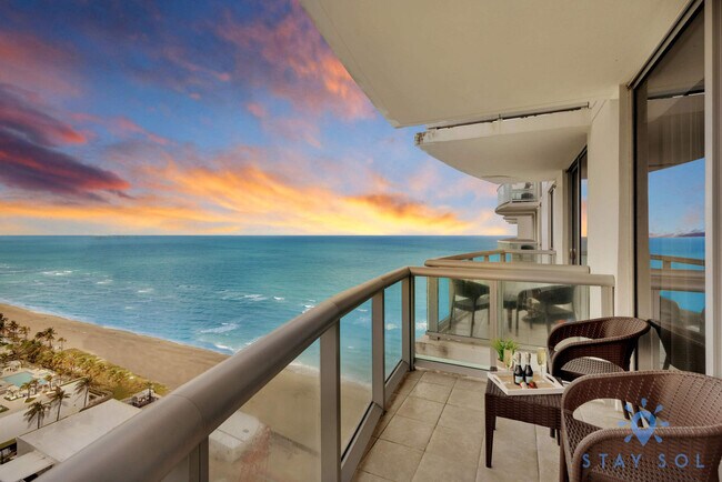 Foto del edificio - 18683 Collins Ave