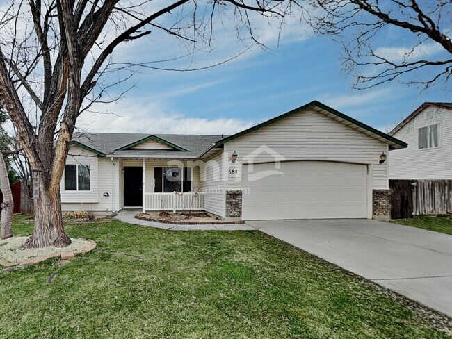 Building Photo - 684 E Full Moon St