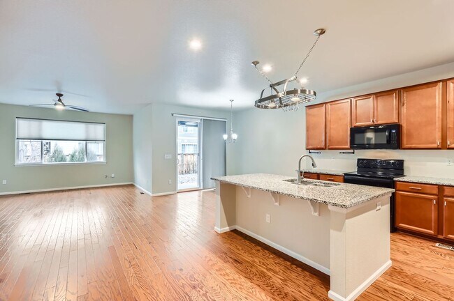 Building Photo - Stunning 4-Bedroom Home in Peaceful Longmo...