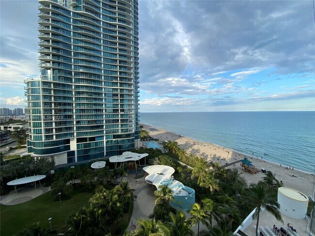 Foto del edificio - 17375 Collins Ave