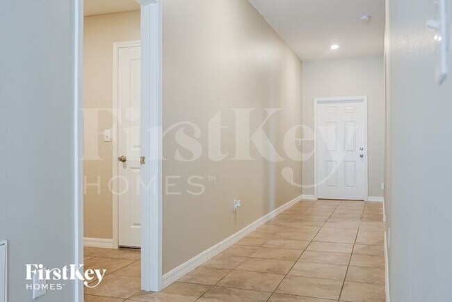 Building Photo - 10606 Strawberry Tetra Dr
