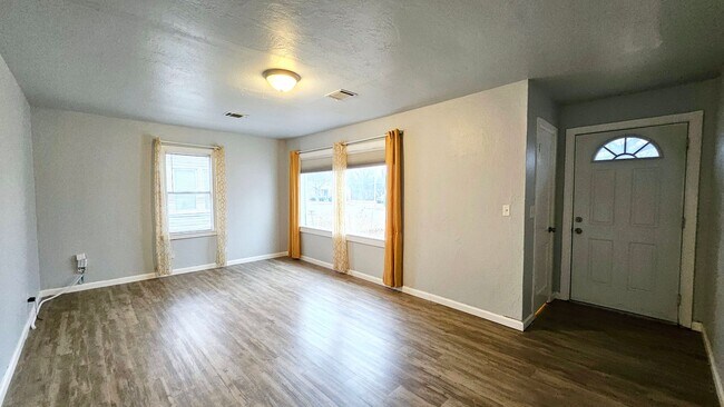 Foto del edificio - Home in Bethany Schools