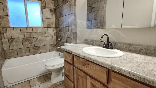 Building Photo - Lovely 4 BR Home in West Valley