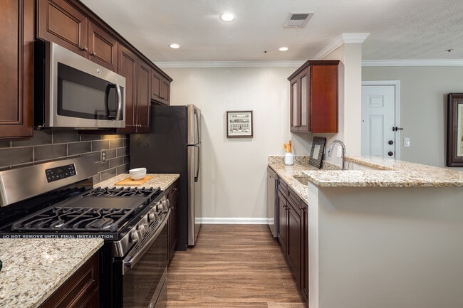 Calibre Springs Hampton Deluxe 720 sq. ft. Floorplan - Calibre Springs