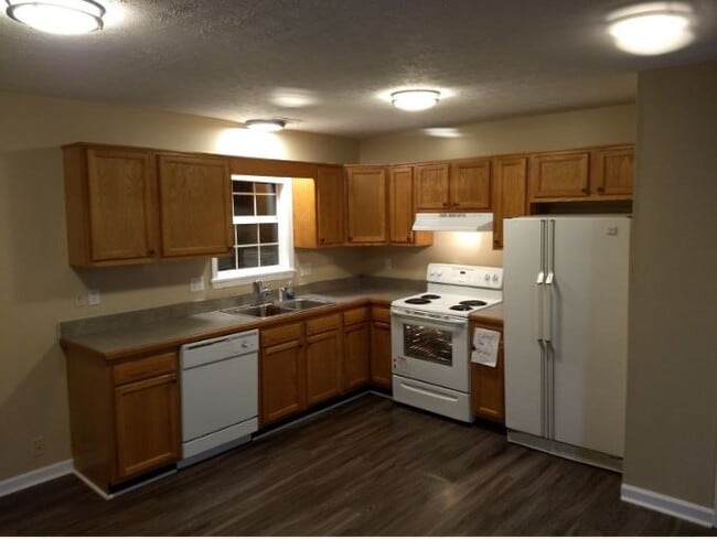 Building Photo - 329 Villa Dr