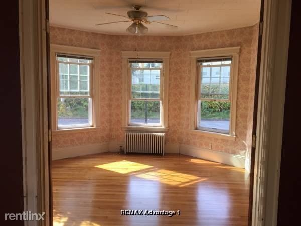 Building Photo - 2 br, 1 bath Apartment - 20 Reeves St