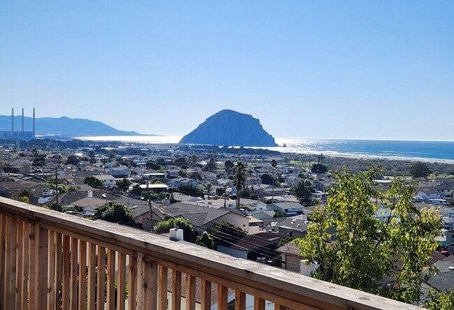 Foto del edificio - 3BR / 3BA Coastal Home with Panoramic Morro Bay Views