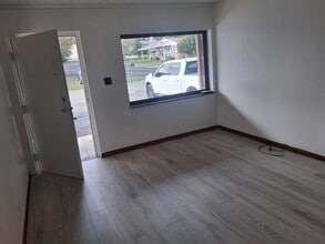 Building Photo - 221 Defoe Cir