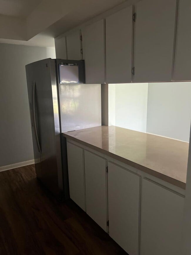 Building Photo - 2.0 bedroom in St.Petersburg Florida 33716