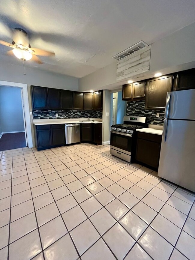 Photo - *** Shadyside Duplex Apartment * Pet Friendly * Spacious & Renovated * Available Now * Modern Fin...
