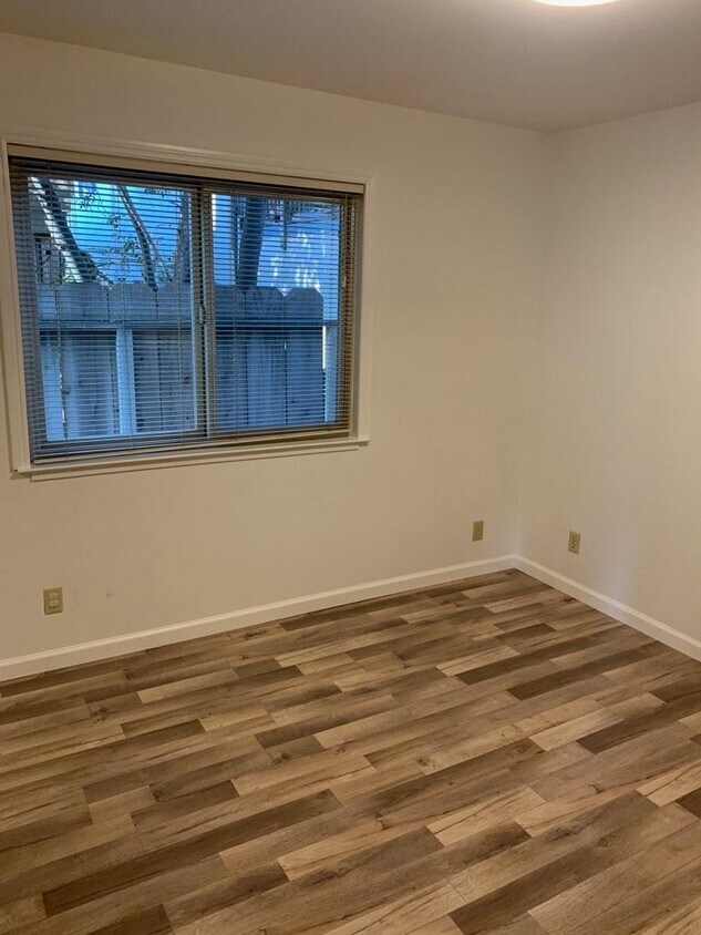 542 Sloat Ave, Monterey, CA 93940 Condo for Rent in Monterey, CA