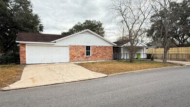 Building Photo - 4202 Junker St