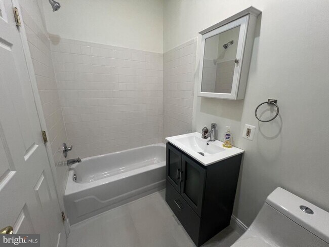 Foto del edificio - 1324 H St NE