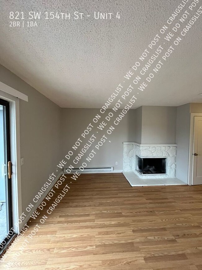 Building Photo - New Burien renovated 2 bedroom 1 bath- upp...