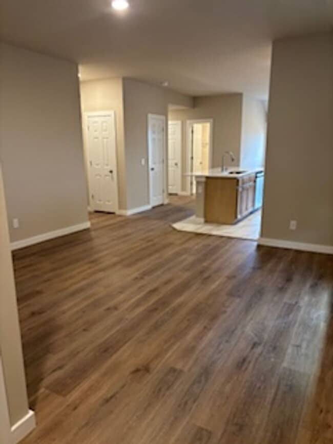 Building Photo - FIRST MONTH FREE - Beautiful New Home!
