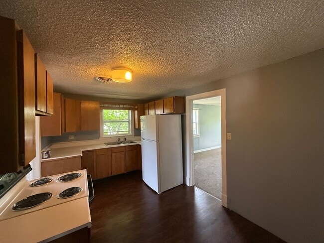 Building Photo - 1830 Ave F