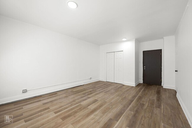 Foto del edificio - 6751 S Jeffery