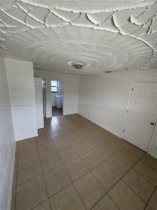 Building Photo - 4120 SW 19th St