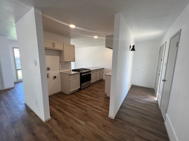 Building Photo - Fully remodeled 3/2 just blocks from LCU!