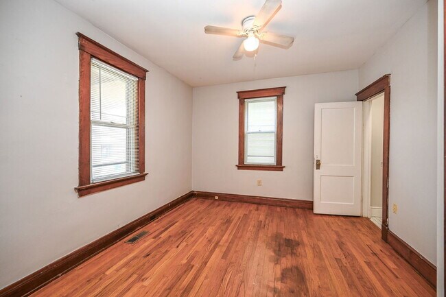 Foto del edificio - 409 Ada St