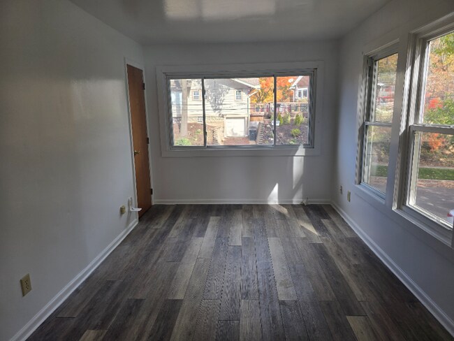Foto del edificio - 1384 Pondview Ave
