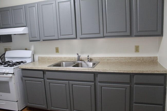 Building Photo - 1120 Lanore Dr