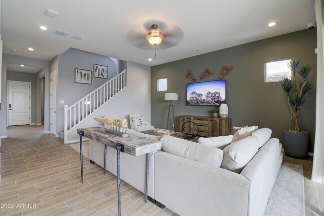 Foto del edificio - 353 N 109th Dr