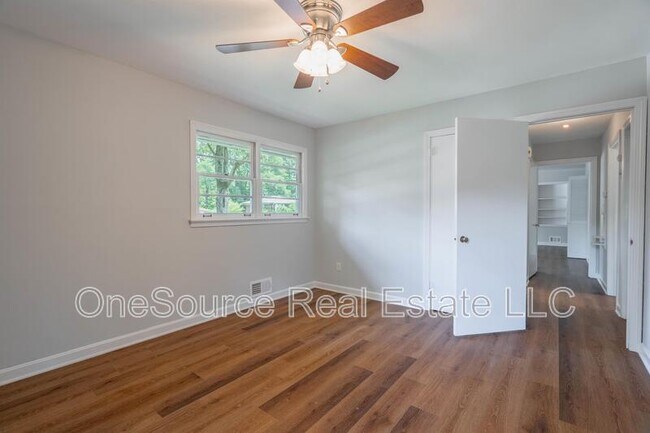 Foto del edificio - 1248 Cliffwood Dr