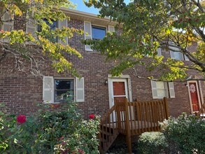 Building Photo - 2039 Heritage Pl