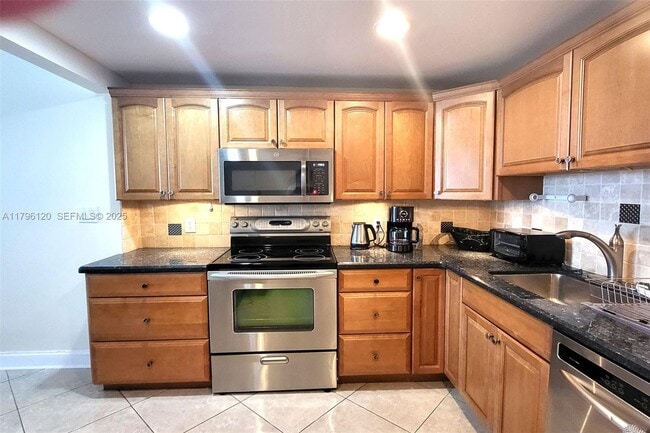 Building Photo - 2101 S Ocean Dr