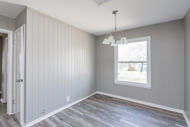 Foto del edificio - 1025 Whitaker Dr