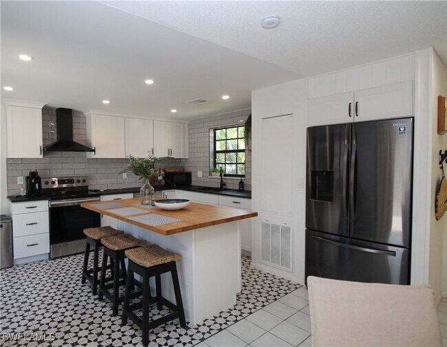 Building Photo - 3799 Quails Walk