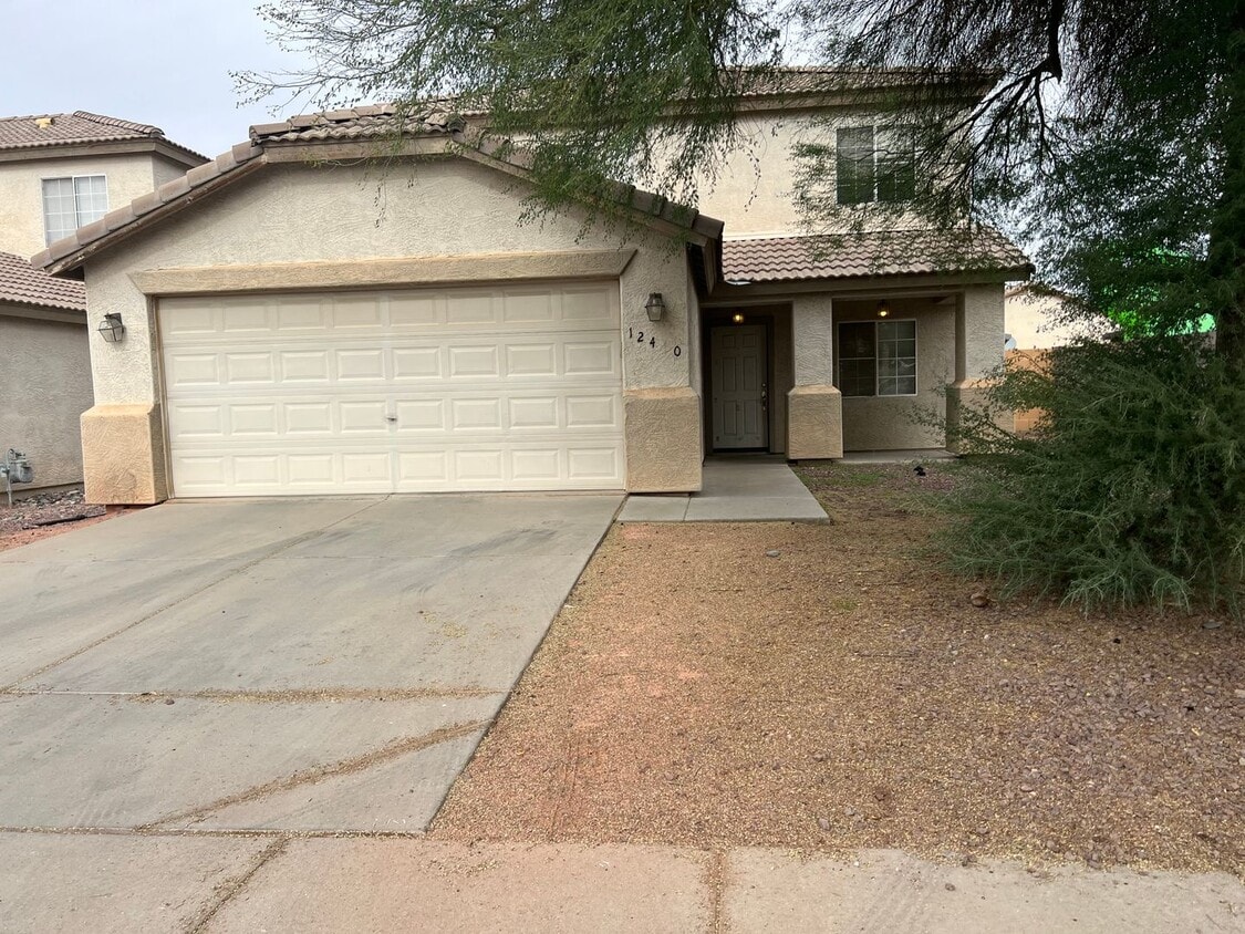 1776 square foot 3 Bedroom home in El Mirage - 1776 square foot 3 Bedroom home in El Mirage