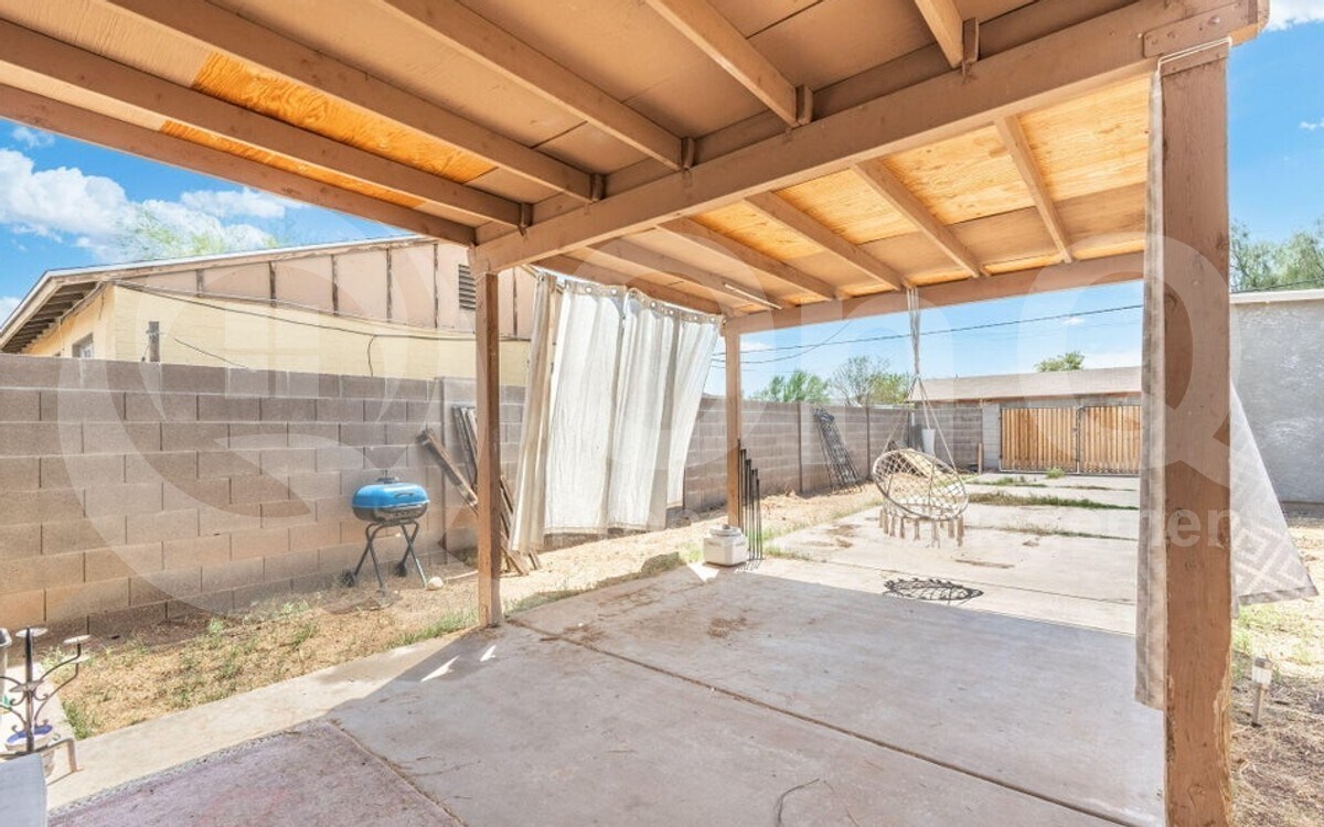 Building Photo - 2721 E Wier Ave