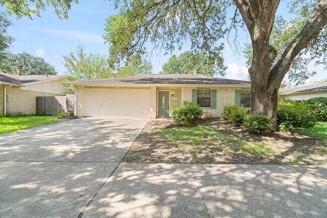Building Photo - 2126 Turtle Creek Dr