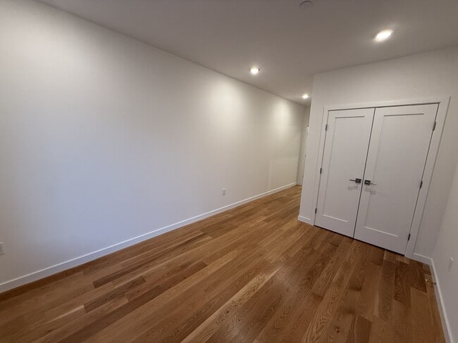 Photo - 267 Old Colony Ave Townhome