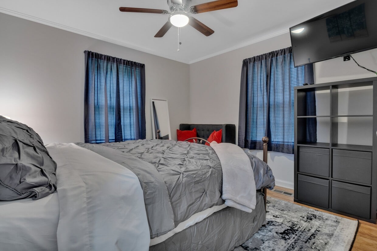 Photo - 1296 Diamond Ave SE (Atlanta, GA)